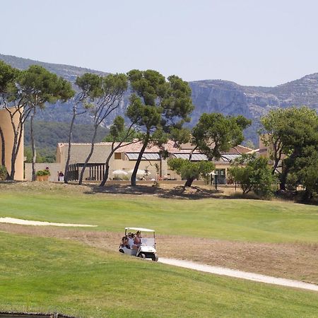 Madame Vacances Residence Provence Country Club Saumane-de-Vaucluse Exterior photo