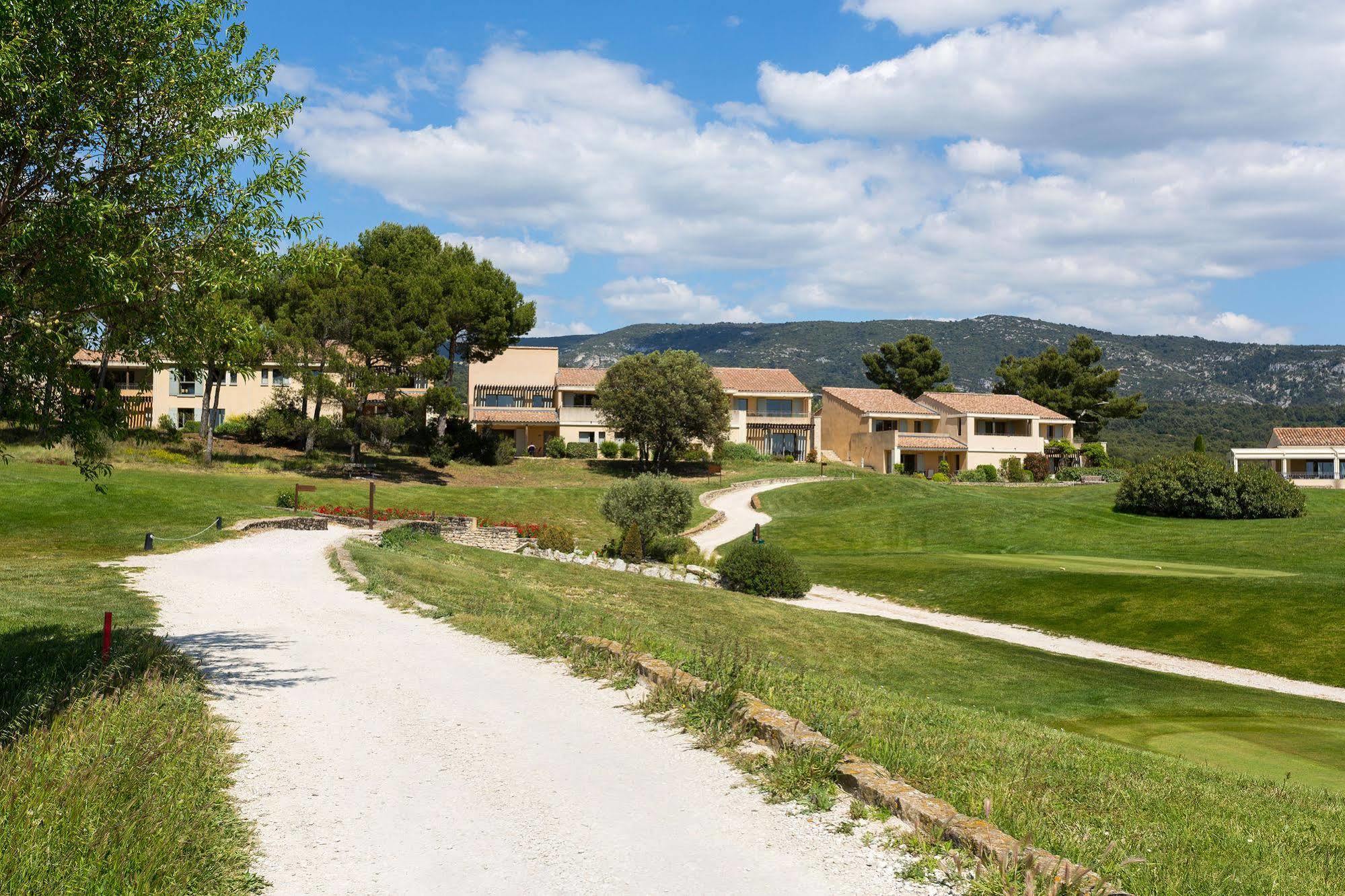 Madame Vacances Residence Provence Country Club Saumane-de-Vaucluse Exterior photo